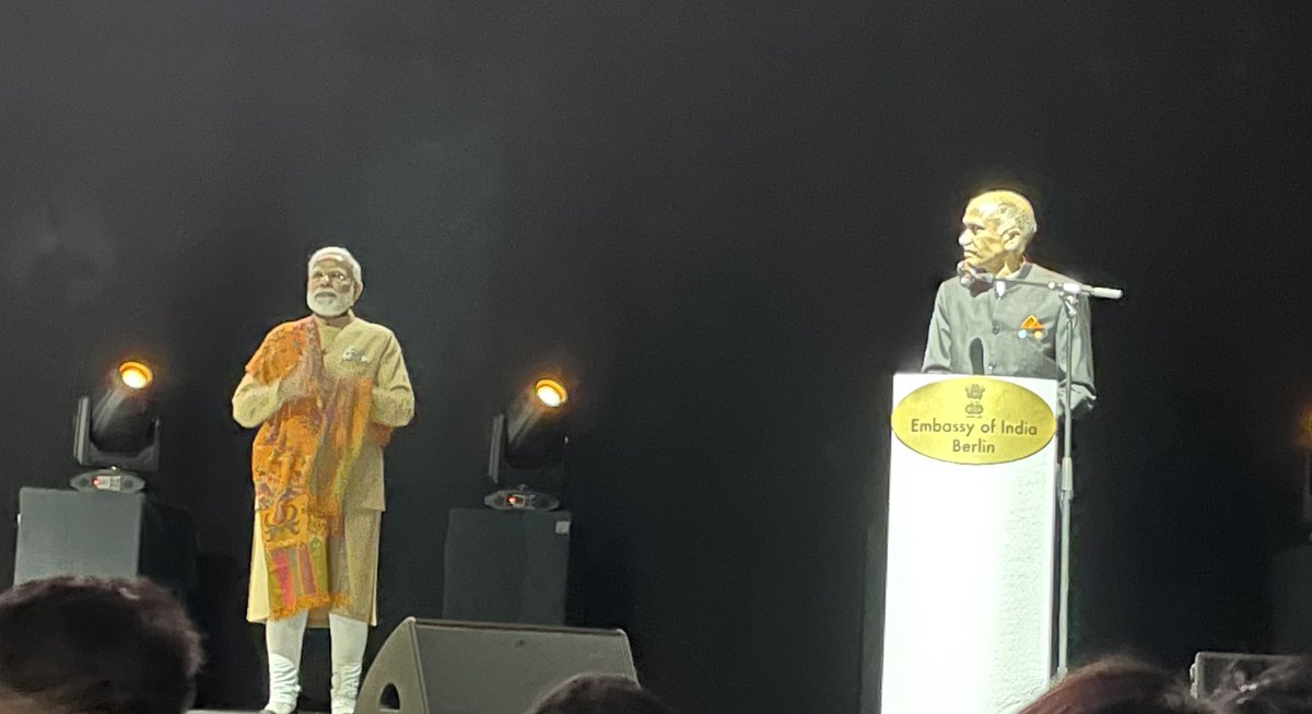 BiharFraternity's tweet photo. This is how #BiharFraternity welcomed &amp; greeted the Indian Govt. delegation to #Berlin which included Hon’ble PM @narendramodi, @nsitharaman, @DrSJaishankar and @DrJitendraSingh.

#NarendraModi #ModiInGermany #ModiInBerlin #AzadiKaAmritMahotsav #NirmalaSitharaman #SJaishankar https://t.co/ScWnH4TUHC
