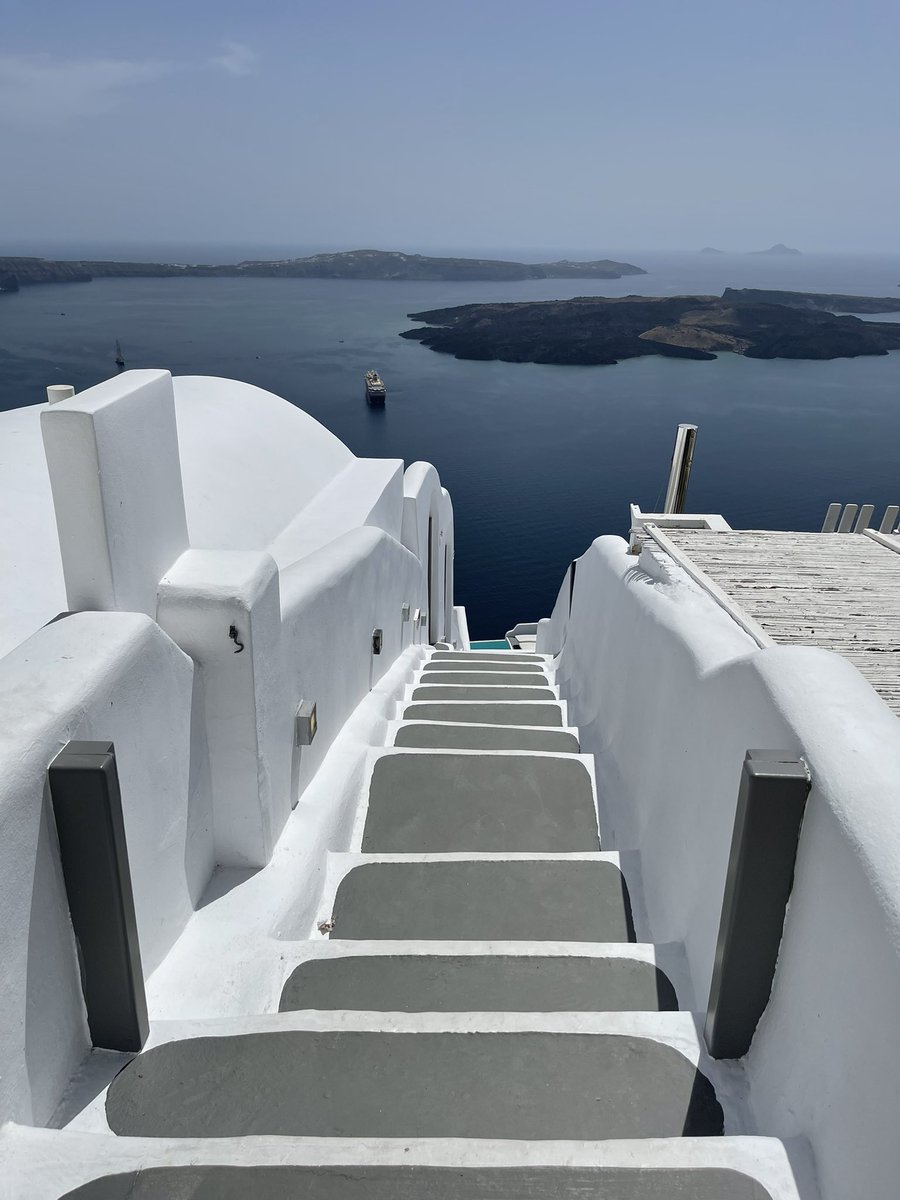 vicki_deshu's tweet photo. 🥹📍Santorini, Greece https://t.co/aJV36ItVUl