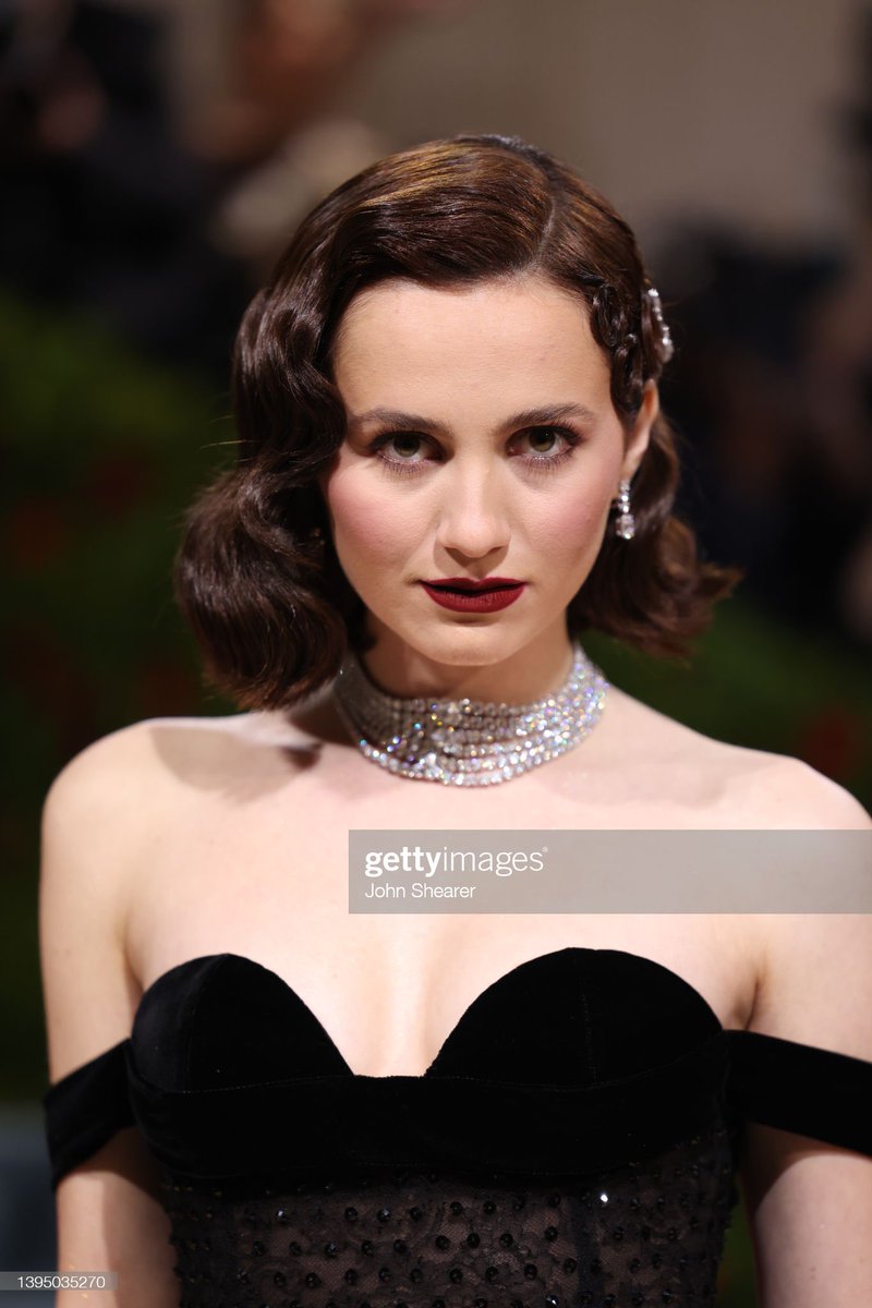 maudefiles's tweet photo. maude apatow at #MetGala https://t.co/tTNmQ01r4W