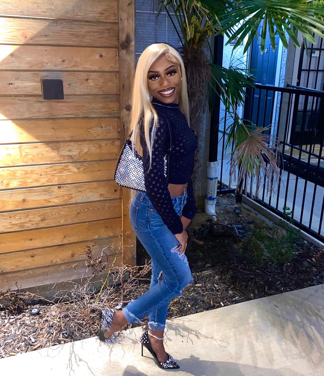 bbsoopretty's tweet photo. Never had to show off, just show up. https://t.co/Wzd8l9VG3w