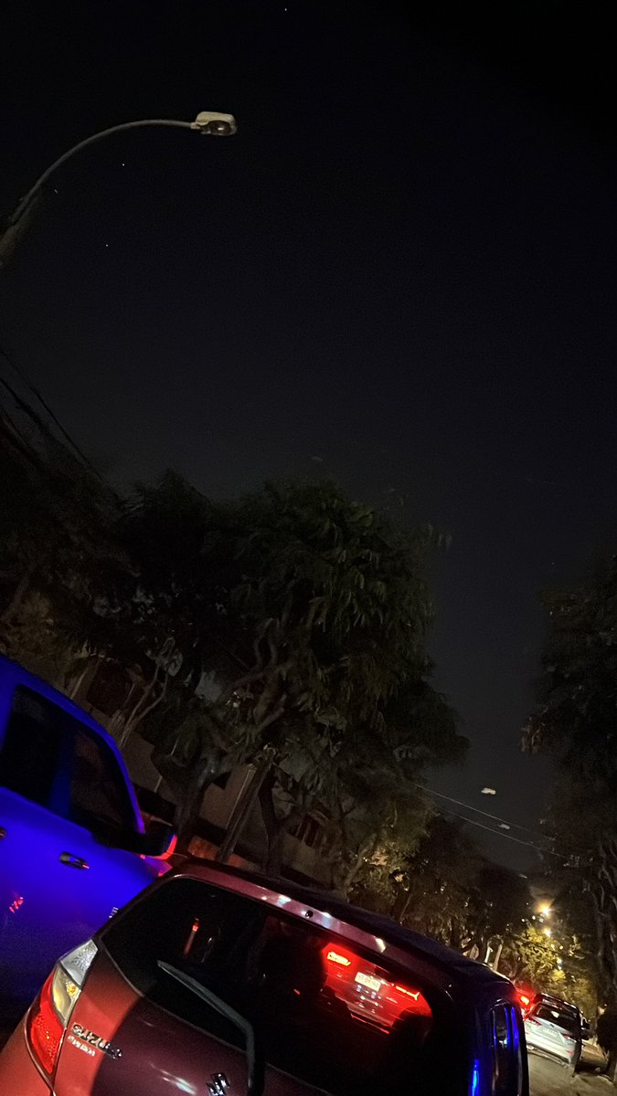 kelwinr2003's tweet photo. @CGE_Clientes estimados sigue apagado el alumbrado público de 3 oriente entre 13 y  12 norte …. El día viernes di aviso y no hubo respuesta, esa misma noche nos entraron a robar a la oficina @SEC_cl @sciudadanavina @MacaRipa https://t.co/DhllIwKwKX