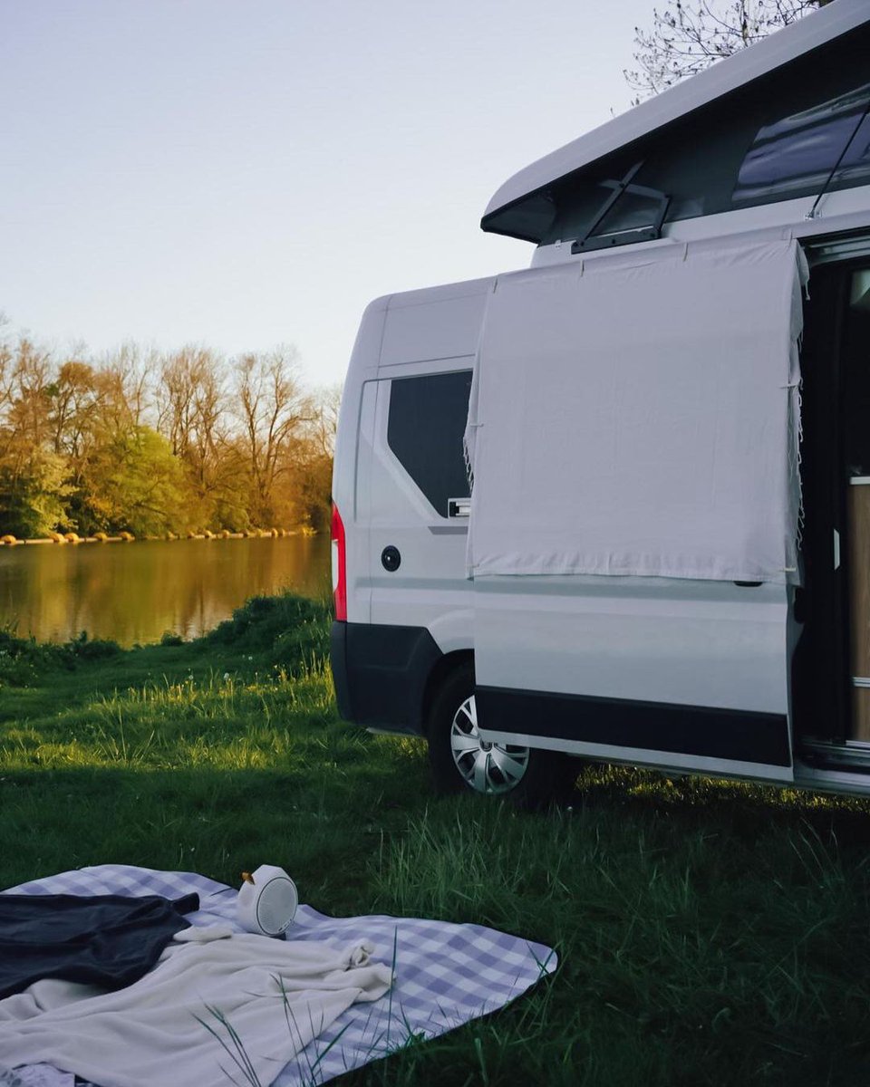 PhilKellett1's tweet image. RT @PhilKellett: RT @BenQ_AU: Set up your own outdoor cinema and transform any space into your own movie theatre!📽️⛺

Check out this chill and cosy setup by @daddy.clem featuring our #GV30 portable mini projector.

👀 ow.ly/l9G950IVbL8

🖱️Click…