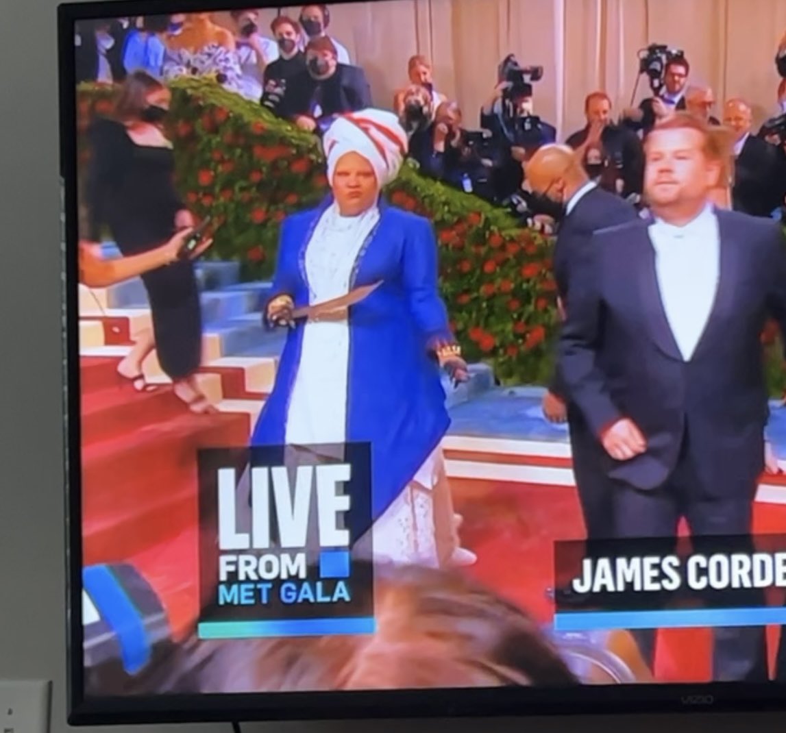 Carol_10101's tweet photo. Me with my butter knife when someone spoons a little too much mac and cheese from the communal dish and it hasn’t reached my side of the table yet. #MetGala https://t.co/b1vc000RM0