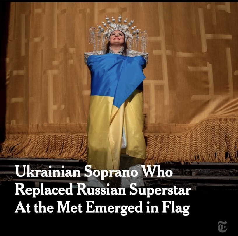 The Ukrainian soprano Liudmyla Monastyrska, who is replacing a Russian superstar in @MetOpera's 'Turandot,' emerged to applause after a recent show, wrapped in her country's flag. “I wanted to help however I could,” she told me in a recent interview. nyti.ms/3kz746E