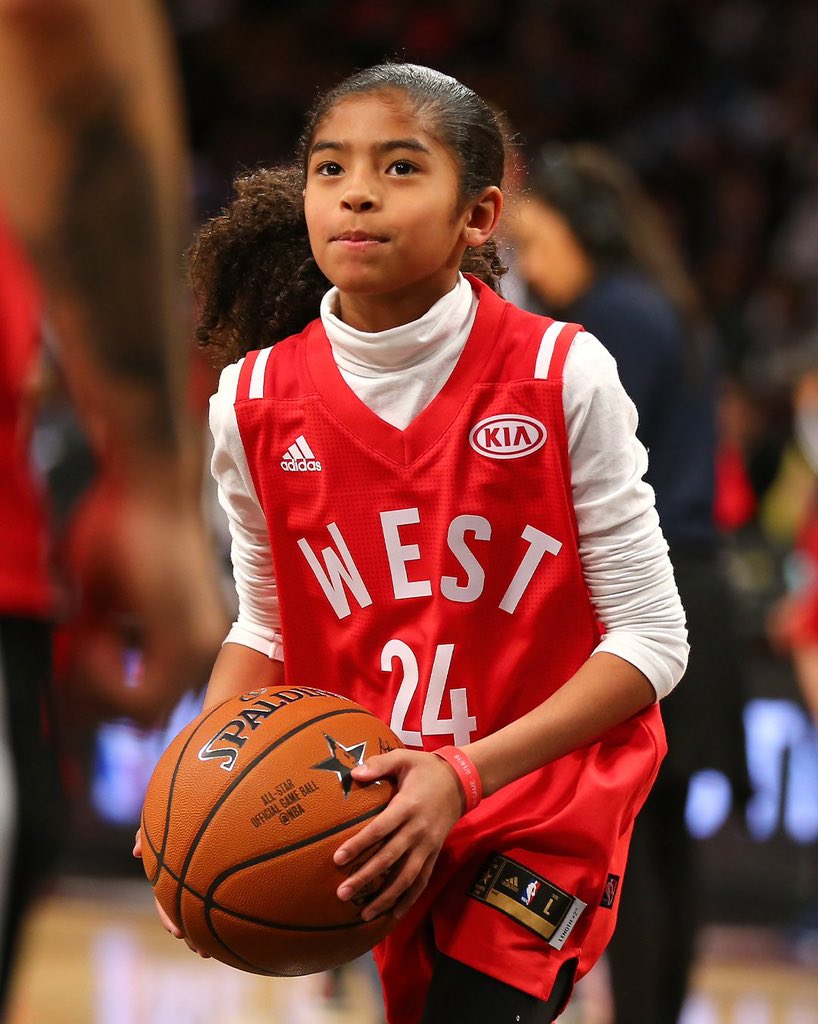 生日快乐，和爸爸开心的在一起，要多去妈妈的梦里给她加点糖，她真的很伟大…祝福瓦妮莎平安顺遂…