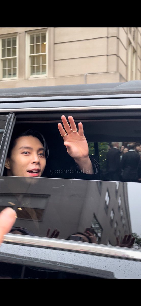 suhpremacistJ's tweet photo. i hate the fact that the man that im gonna marry is not johnny suh https://t.co/rxAKr4dX8i