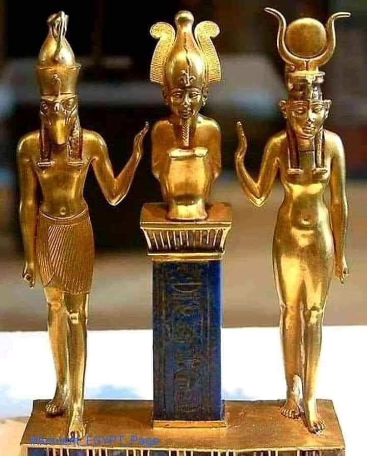 Amenhotep_kamit's tweet photo. La vraie Trinité est d’origine #kemet . ( Egypte Antique )
#Aussar , #Heru ,#Asset
est la version Africaine kemet qui existait 5000 ans avant l’ère Chrétienne .
Avec la venu des envahisseurs Grecs qui ont Copiés et Falsifiés nos Histoires ça va donner
Suite 👇🏿👇🏿👇🏿 https://t.co/XBI4m7pswv