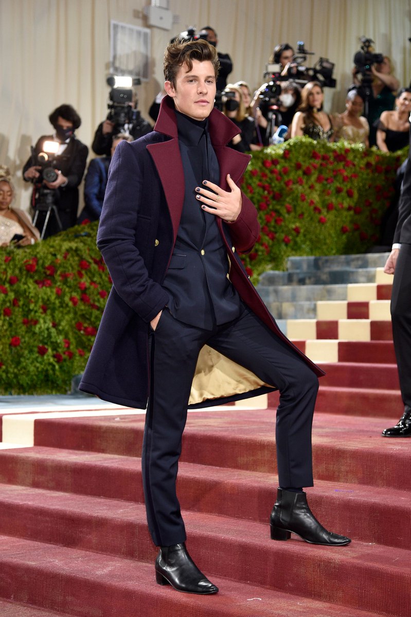 usweekly's tweet photo. Okay @shawnmendes looks good. Like, REALLY good. 🔥 #MetGala https://t.co/pezsDHtnNh