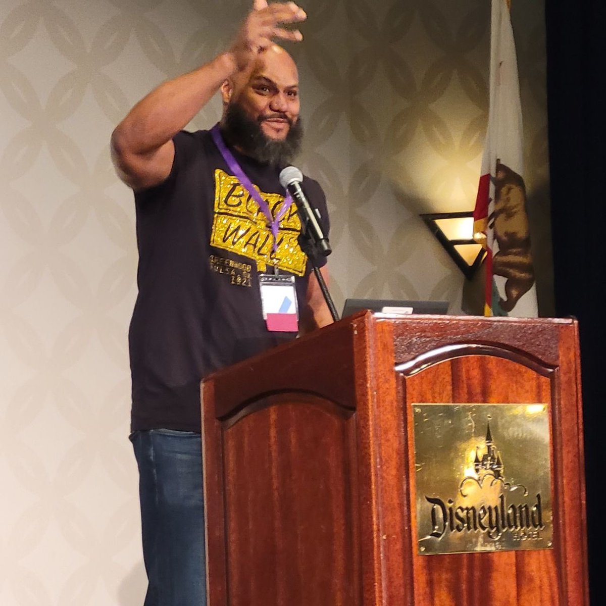 From my experience, this was an amazing keynote session by <a href="/KLGLLC/">Alonzo Kelly</a> #iunderstoodtheassignment #magicofhr22