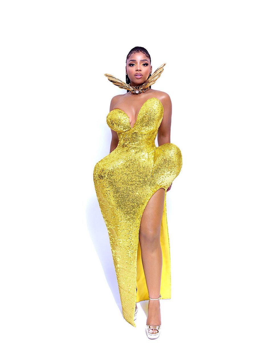 ChloeBailey's tweet photo. i’m golden 🏆 #MetGala https://t.co/V9o1t1MMck