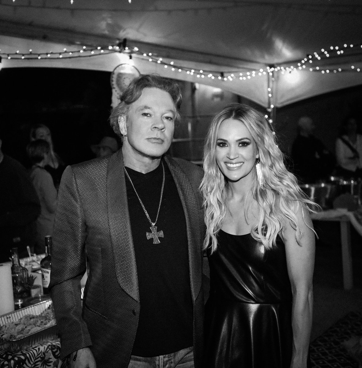 gunsnroses's tweet photo. A great Fn night! https://t.co/KSKy8OzFsF