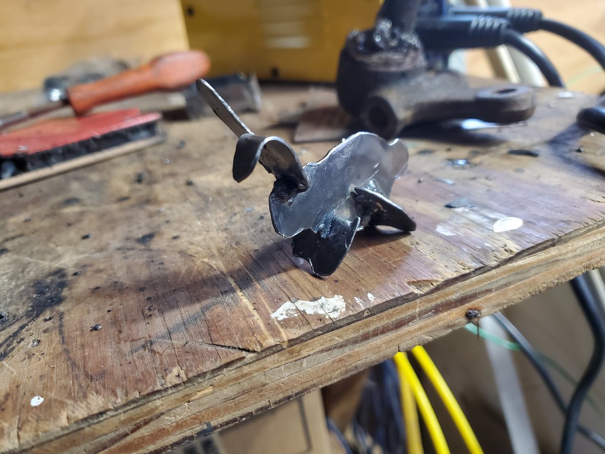 leopution's tweet photo. @AaronLinguini I've been learning to weld! I made this little friend as a gift. They're not perfect but my first semi-successful attempt. https://t.co/UP9G0iju2u