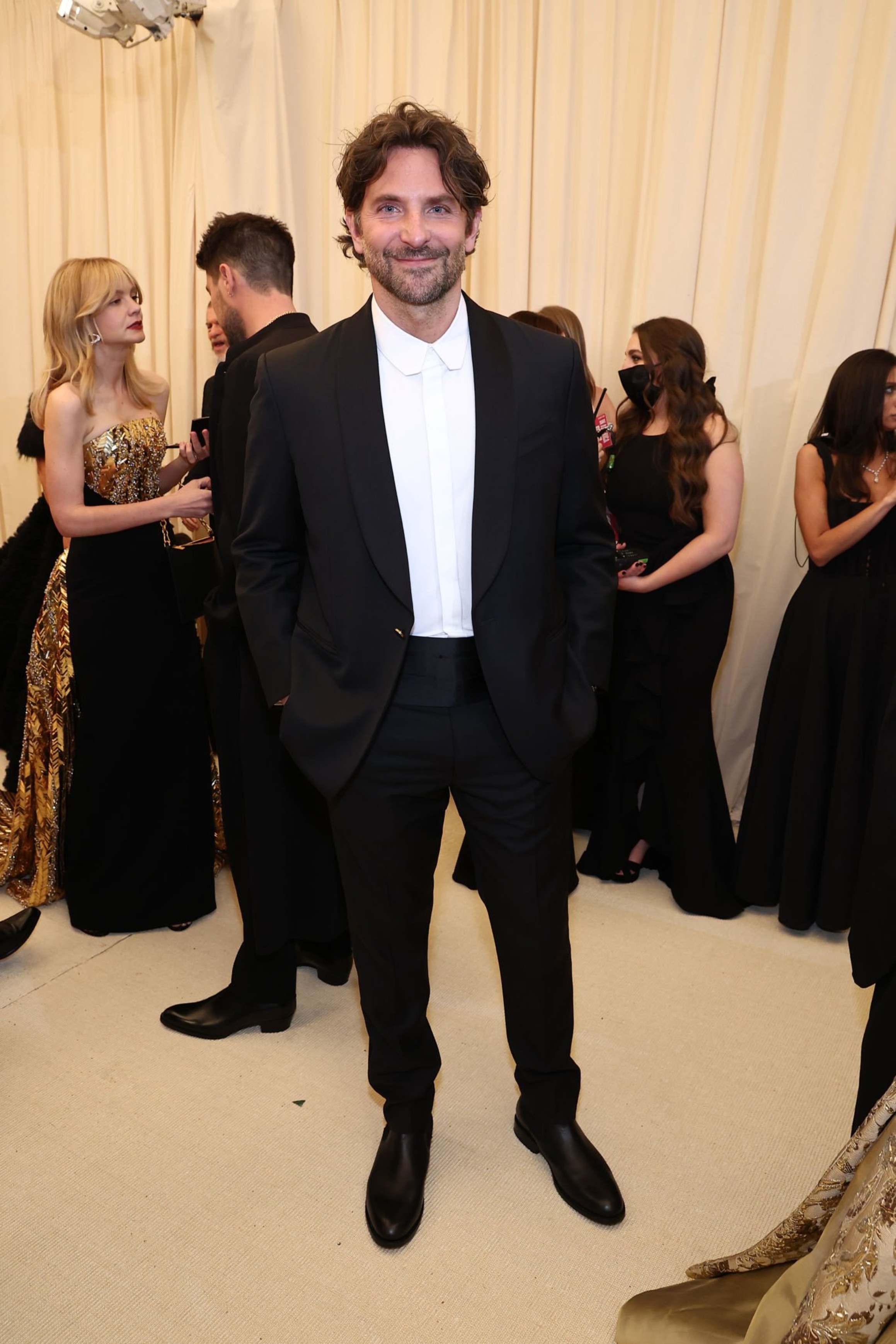 Bradley Cooper Network on X: First look at Bradley Cooper (posing with  Jessie Buckley) attending the #MetGala  / X