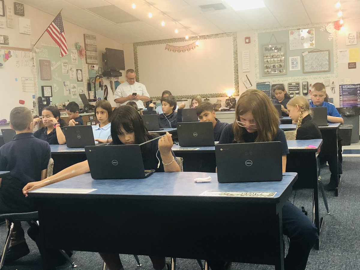 RobertMcCollum5's tweet photo. Another great day for Eduprotocols PD @Krystal_Comets @eduprotocols #wordwall #thinslidestudyguide #99math #T3framework #wordupWednesday #frayers #thickslides @jcorippo @sonnymagana @Shannongaribay1 https://t.co/YhAjge15EI