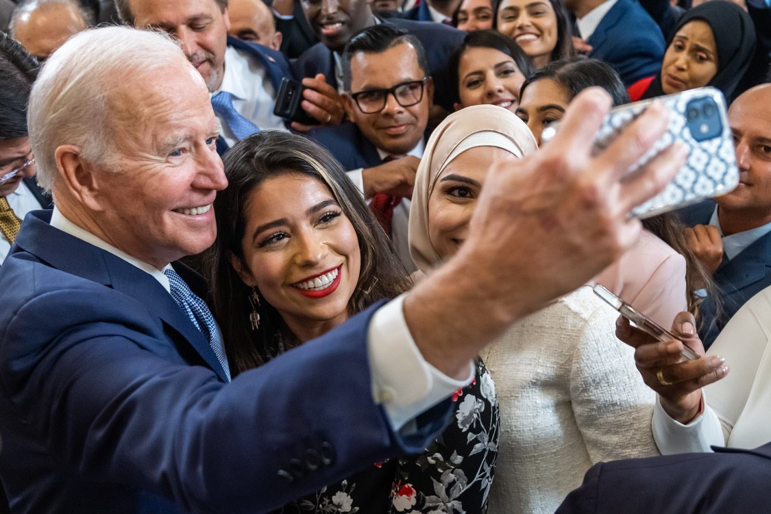 President Biden on Twitter: "Jill and I were honored to host an Eid al-Fitr  reception at the White House tonight, and we send our warmest greetings to  everyone celebrating across the world.