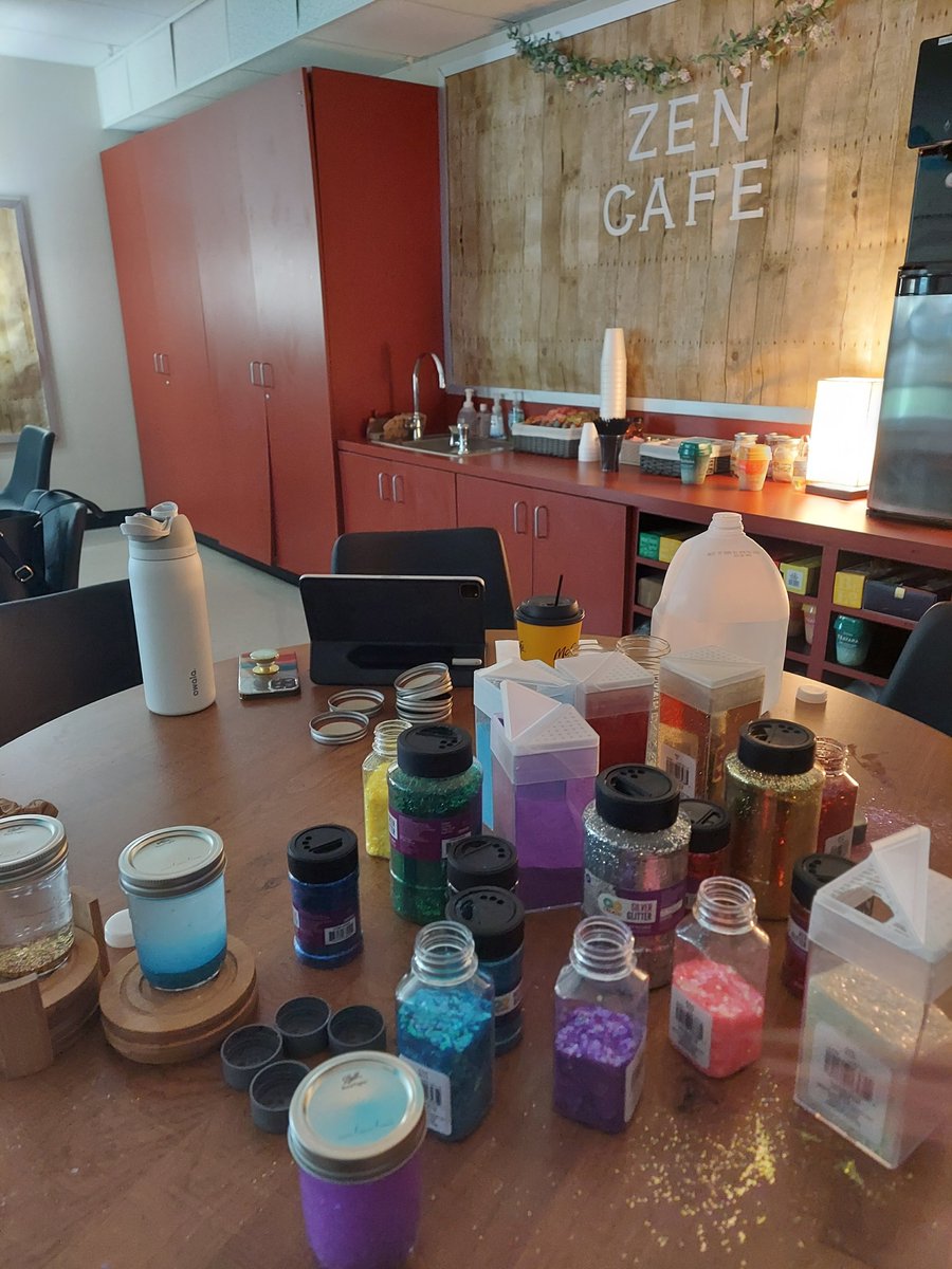 worshamteacher's tweet image. Thank you @HillaryAgreen for helping me make a calming glitter jar today! This glitter jar will help me reduce stress and increase my wellness and self-control 😊 
A positive start to Teacher Appreciation Week ❤  @WorshamES_AISD