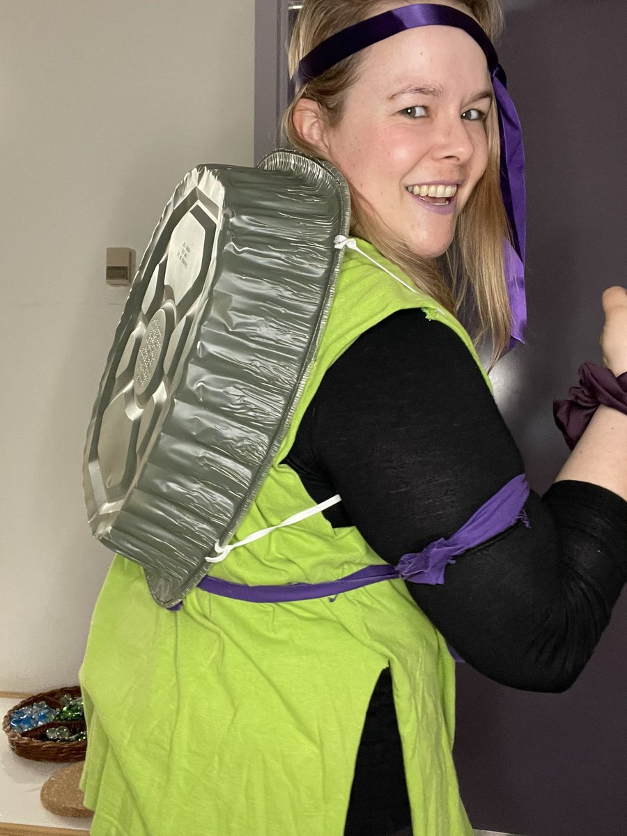 msattwellocsb's tweet image. Day 10: TMNT style! #costumechallenge22 #turtle #turtleshell @HolyCrossOCSB @OttawaFoodBank