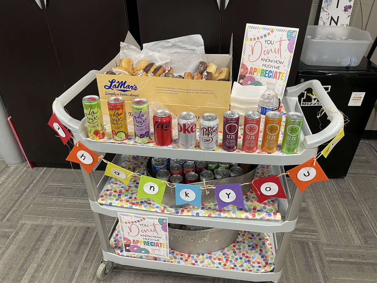 RQSFleetridge's tweet photo. We love our tchrs and today was a great way to celebrate you! Happy Teachers & Staff Appreciation Week! #FRPROUD https://t.co/tx5CkX2nBw