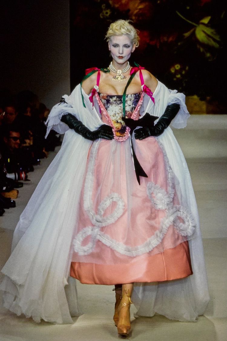 filmsatellite's tweet photo. vivienne westwood literally exists why is everyone ignoring this like her 90s archive is literally the theme #MetGala https://t.co/vvHSyZFAyo