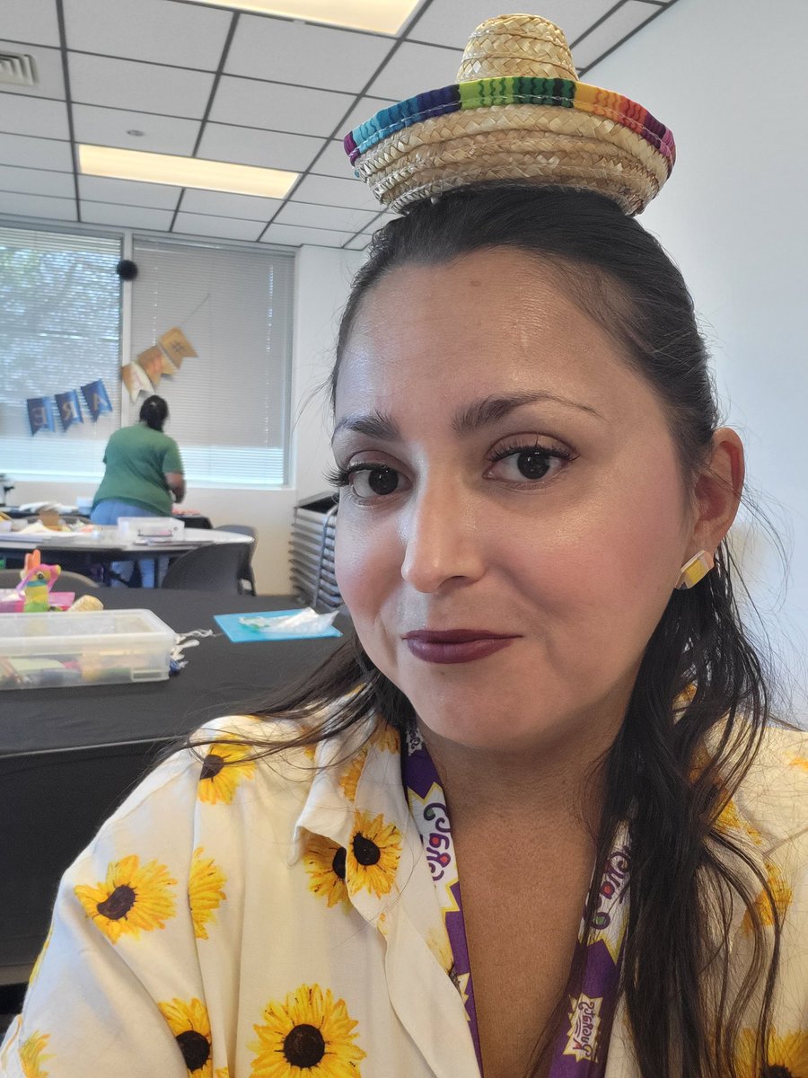 HeatherLopezFME's tweet photo. Multisensory Word Wall Training #VivaClintPreK #FmePrekGameOn #FMEUniversity #FMEpride #WeAreClintISD https://t.co/w4x6B83Tkx