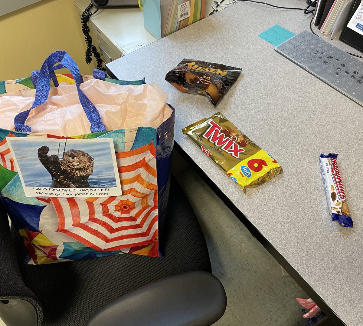 ndgordonedu's tweet photo. #Lucky to be an Otter! #principalappreciationday #snacks #TeacherAppreciationWeek #lovemystaff #lovemyjob #nelsonnh https://t.co/YesYP1sIK6