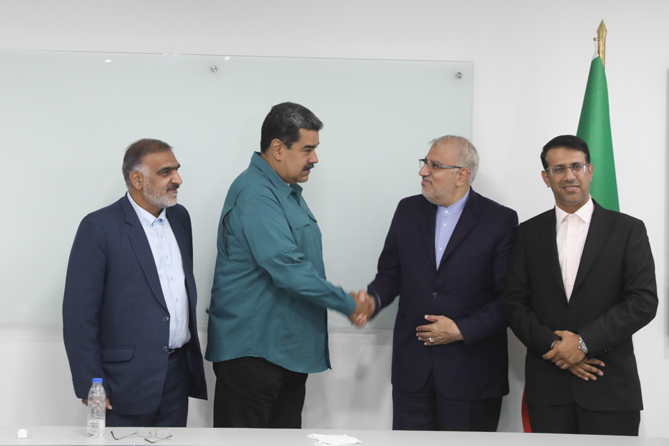 #Noticia 📰 | Presidente <a href="/NicolasMaduro/">Nicolás Maduro</a> sostuvo encuentro con el Ministro de Petróleo de Irán bit.ly/3vABD1S