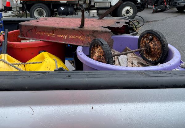 CaltransDist1's tweet photo. ππICYMI We estimated 691 cubic yd of trash collected in Orick at the #CleanCA #DumpDay
Huge thanks to our partners #OrickCSD @savetheredwoods #HumboldtSanitation @CaliforniaTrout for making it happen Special thanks to @HumCoGov Sup Madrone for helping! @CaltransHQ https://t.co/JhYkTyyRLh