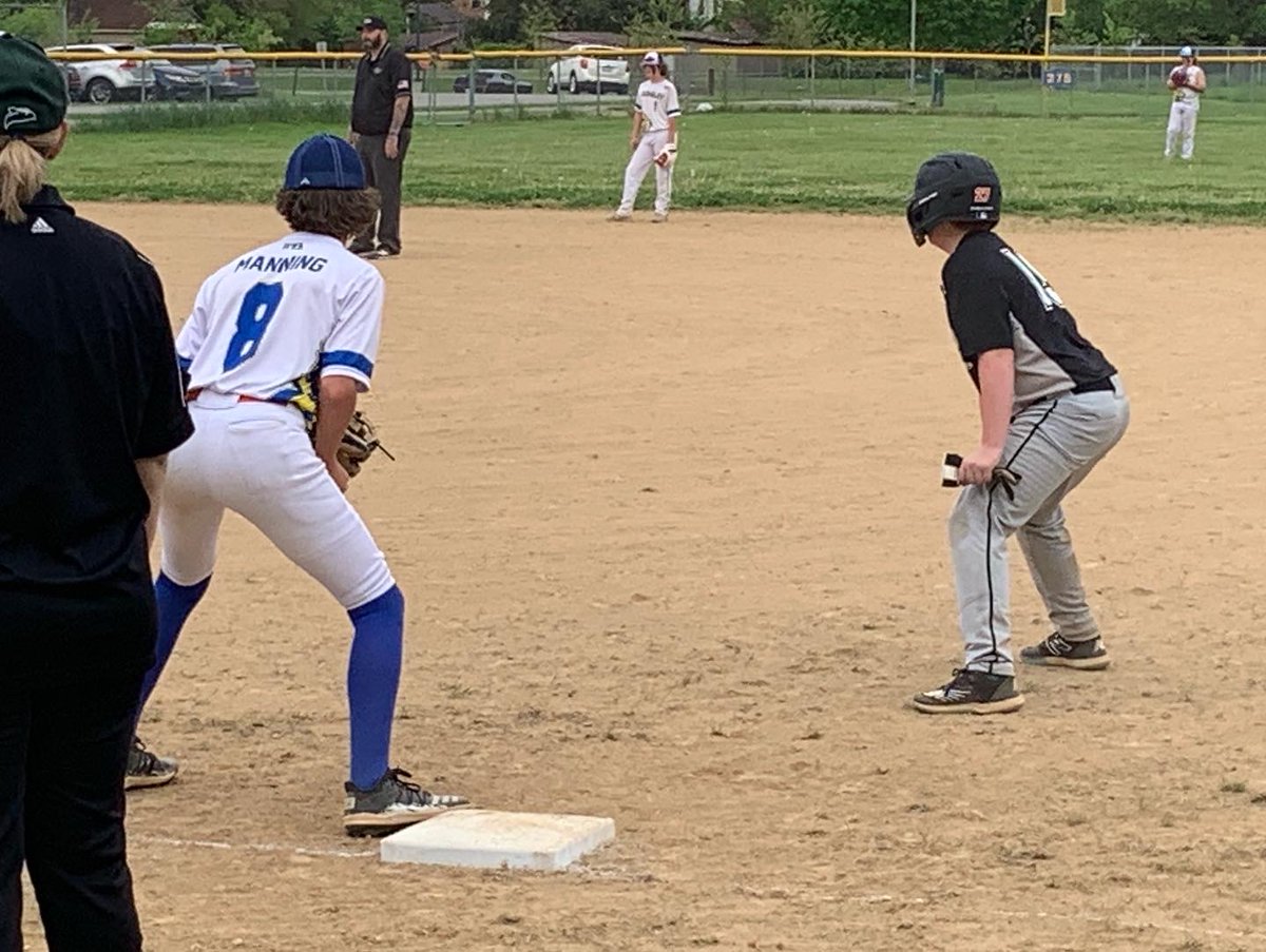 athletics_pcs's tweet photo. Portland Christian Eagles visit the Farnsley Wildcats in Middle School Baseball action on a beautiful Spring night.
#PCSathletics #RedStitches #MSbaseball #DiamondDreams #CrackOfTheBat https://t.co/DMRAQqog6Z