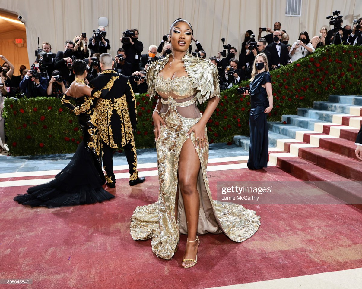 MetGalaPictures's tweet photo. Megan Thee Stallion attend The 2022 Met Gala #MetGala2022 #MetGala https://t.co/rfTdyFDw9T