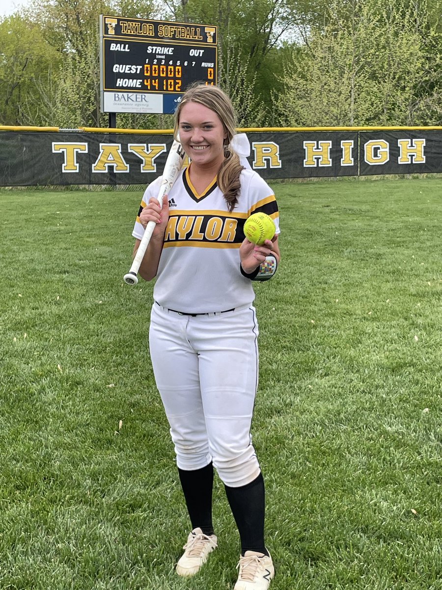 sophiathoma_32's tweet image. Tonight with career hit #139 I became the all time hits leader at Taylor High School! Thank you so much to @WSNSportAcademy for all your help. I would also like to thank my coaches and teammates for all of their support and making this Senior Season so memorable! @TMU_Softball