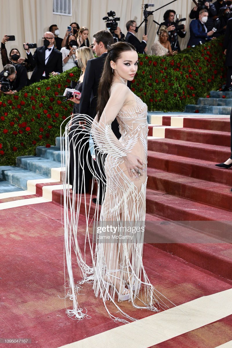 eutocomsono27's tweet photo. Dove Cameron no tapete vermelho.
Eu 
#MetGala2022 https://t.co/Ku4B19iXQB