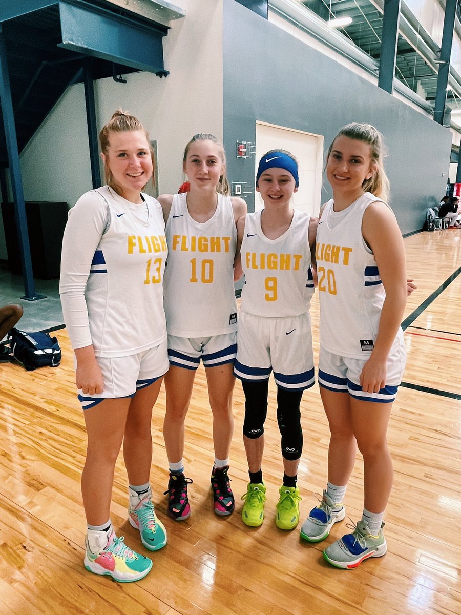 Amazing weekend in Lincoln with <a href="/FlightGirls/">MO Flight Girls Basketball</a>! 5-0 on the weekend. So incredibly proud of this team of mine. 💛💙