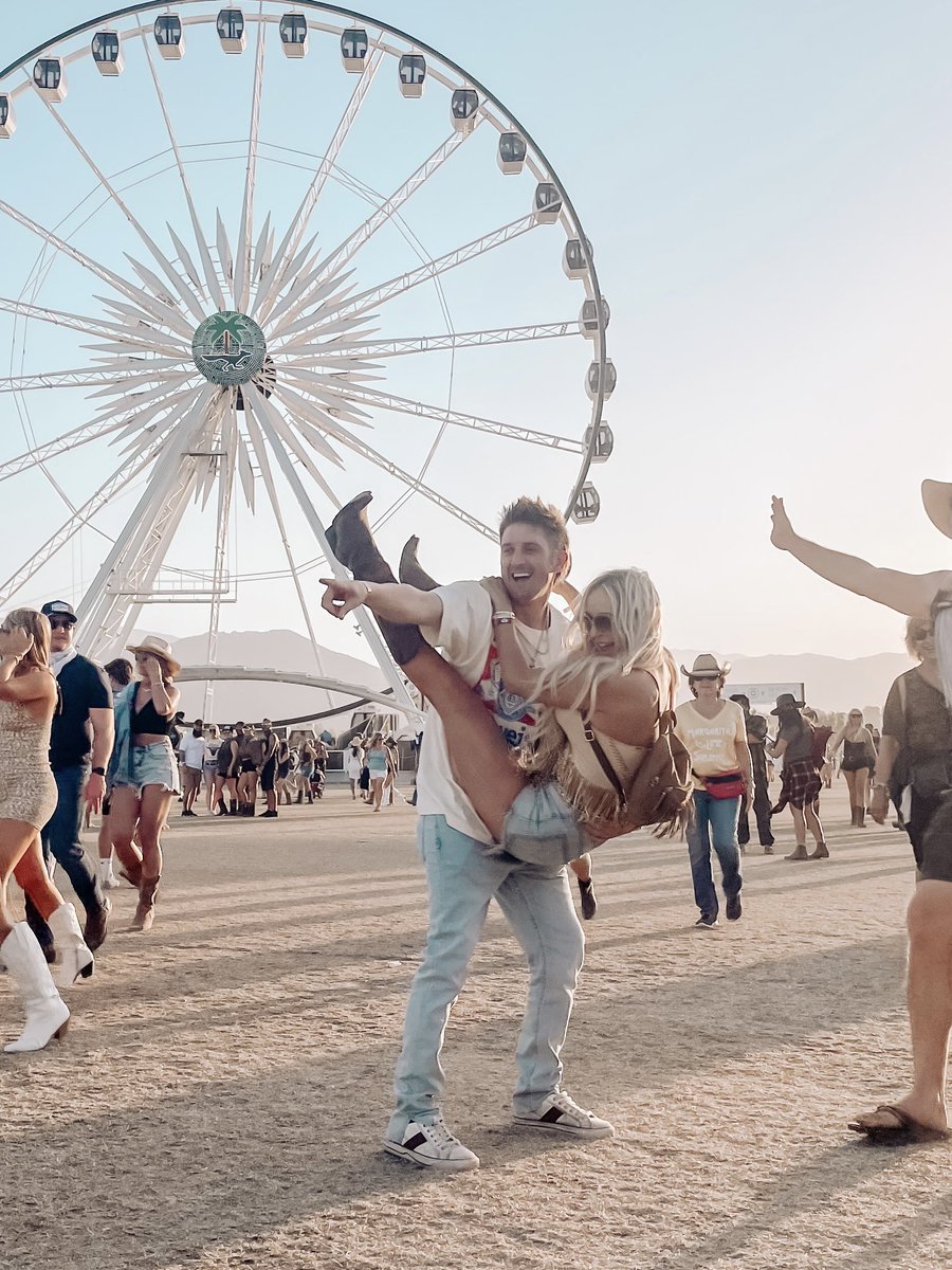It was a sweep her off her feet kind of weekend. @Tatum_Dumont <a href="/Stagecoach/">Stagecoach Festival</a>