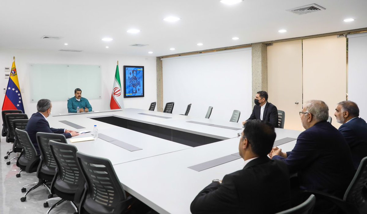 Recibí al excelentísimo Javad Owji, Ministro de Petróleo de la hermana República Islámica de Irán. Un encuentro productivo para profundizar los lazos de hermandad y cooperación, en materia energética. También, le reiteré nuestra gratitud y cariño con el pueblo iraní.