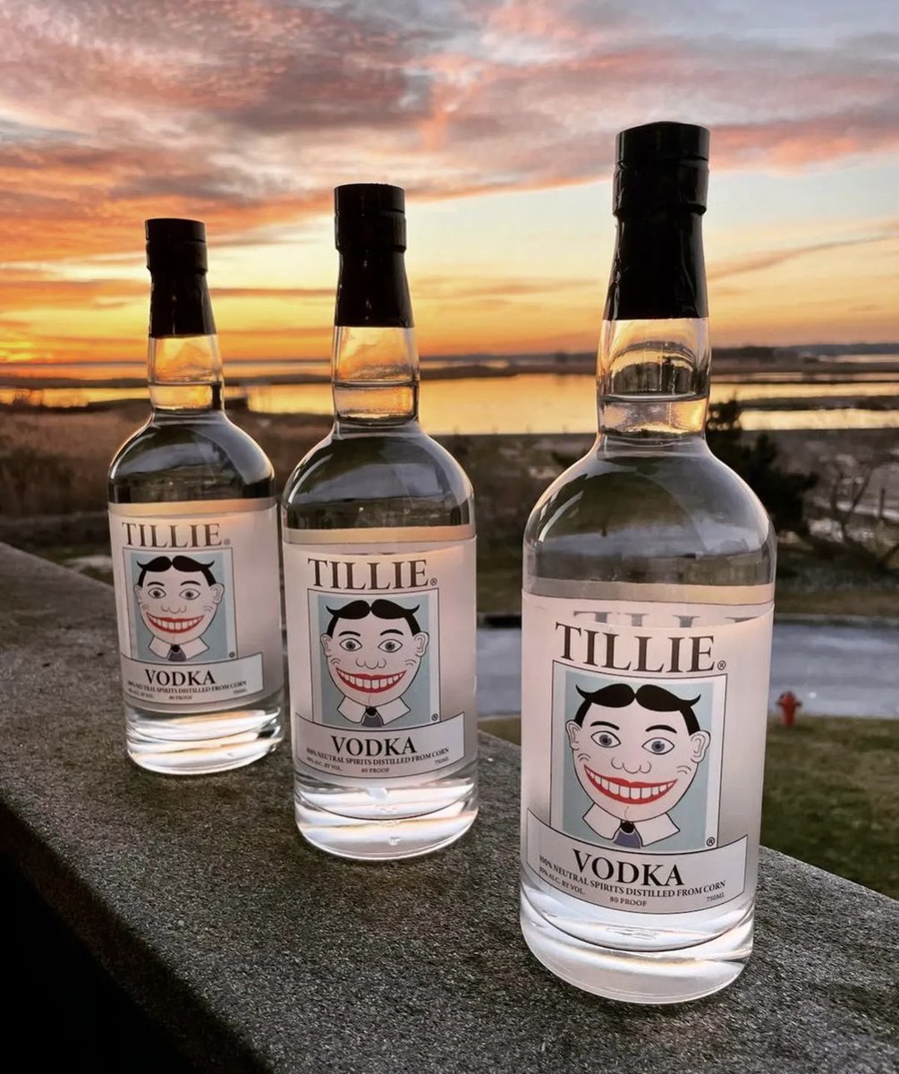 OriginalTillie's tweet photo. Smooth tasting Gluten free TILLIE vodka! Check us out @original_tillie https://t.co/mWctIUEUFD