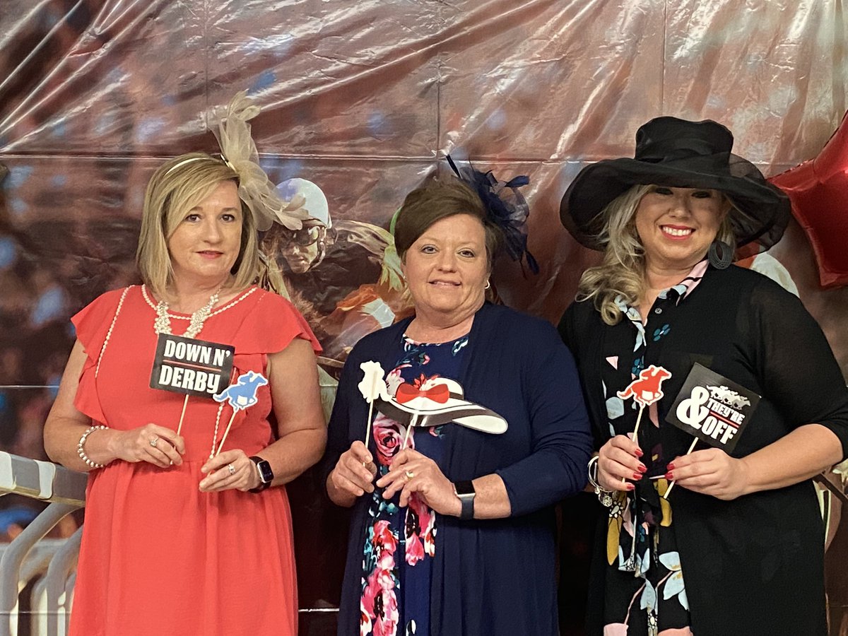 sbowen26's tweet photo. Just a little peak at our Derby Day to kick off state testing!!!! Be on the lookout for tomorrow’s surprises. @FESDragons https://t.co/BuYxU4dRoA