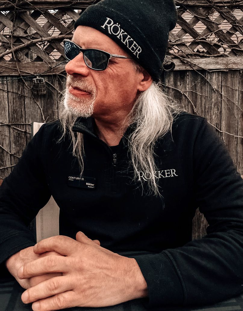 rokker's tweet photo. Rockin' the new @rokker gear
#rokkervodka
#rokkerrealty
#iamrokker
@maxinkradio https://t.co/Gs2KE6RVHh