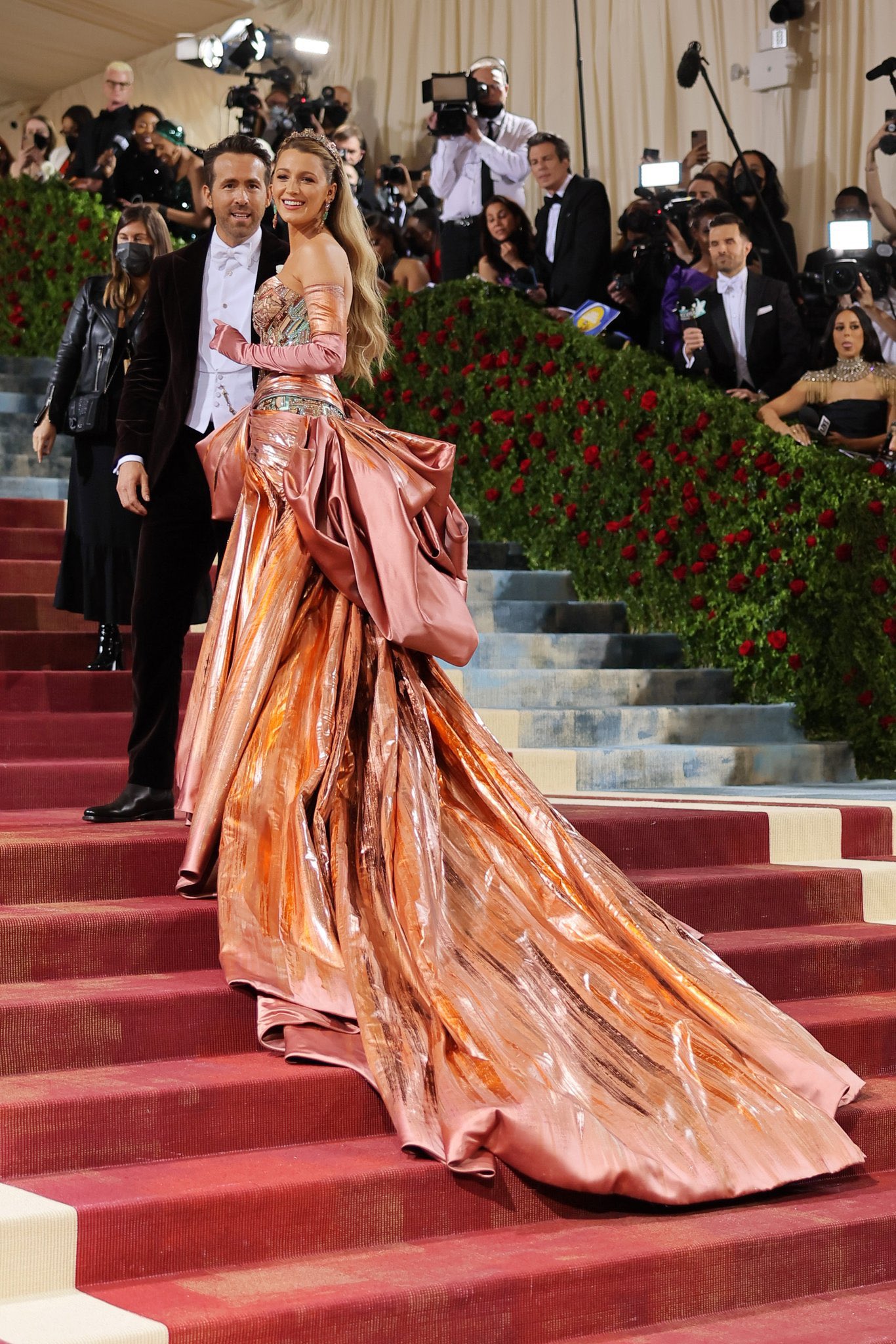 Blake Lively Trends Big as Her Met Gala 2022 Gown Changes From Copper to  Blue, an Ode to The Statue of Liberty