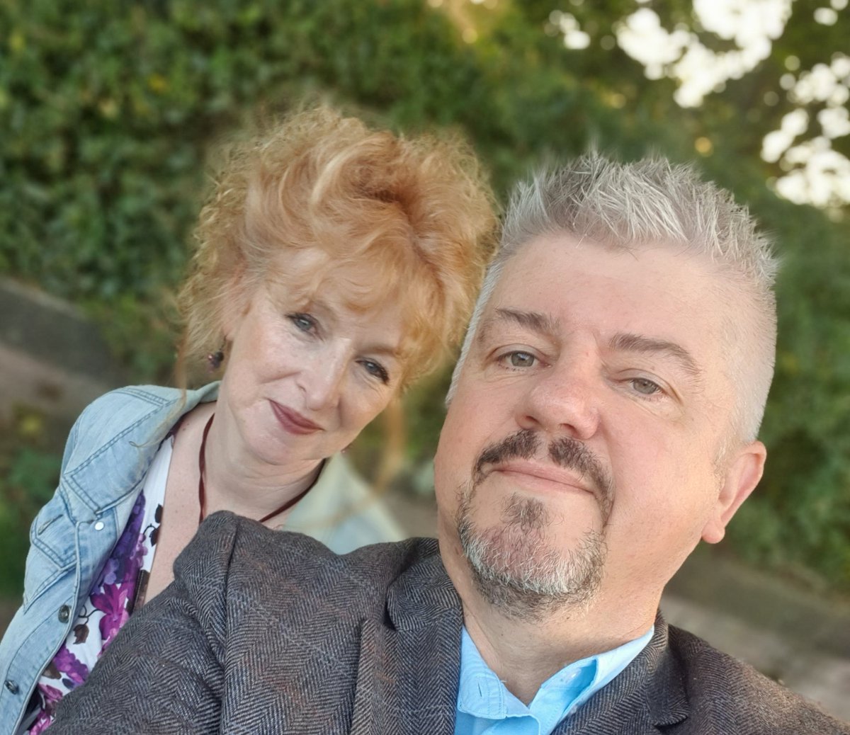 #oldandugly me, 52, wife is 60, we're both just getting on and enjoying life...
Have a great day!