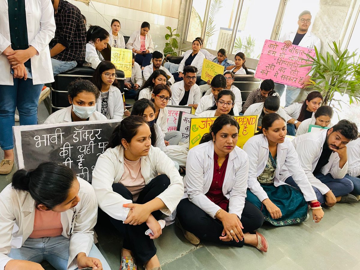 Vandana260499's tweet photo. #equalityforayurveda
@cmohry @PMOIndia @anilvijminister https://t.co/ffcMyDU7uy