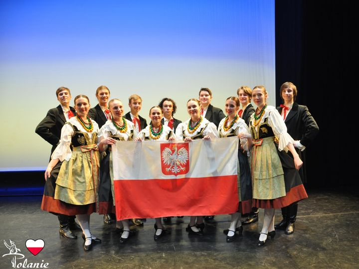 Z okazji świąt narodowych 
🇵🇱 Dnia Flagi Rzeczypospolitej Polskiej  
🇵🇱 Dnia Polonii i Polaków za Granicą, oraz 
🇵🇱 Rocznicy uchwalenia Konstytucji 3-go Maja 
życzymy wszystkim abyśmy jako Polacy nigdy nie zapomnieli o naszej przeszłości i z odwagą kroczyli w przyszłość.🤍❤️