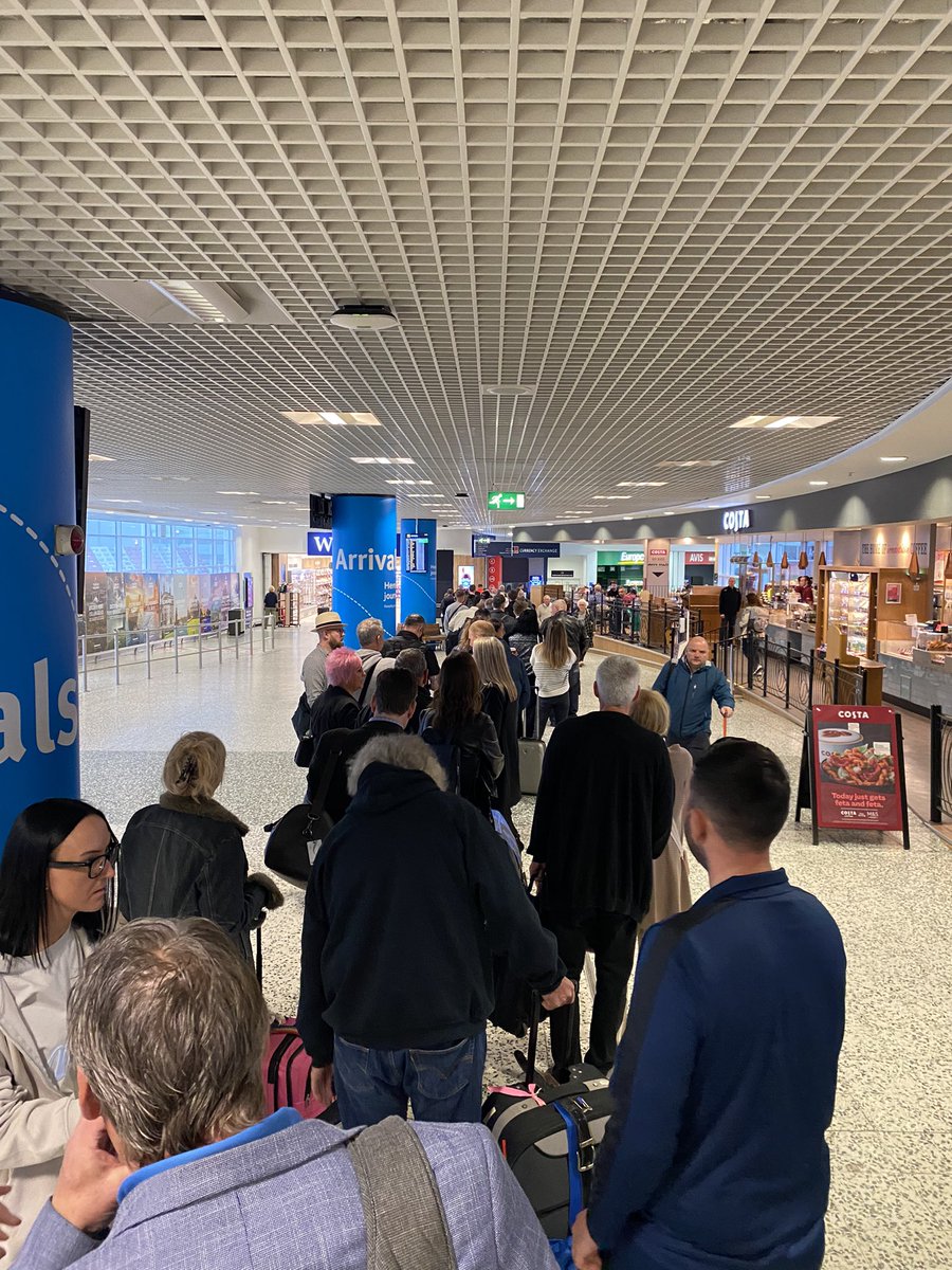 JonWdfrth's tweet photo. @BirminghamAirpo @bhx_official This is just utterly ridiculous… https://t.co/rW5xn6YO2M