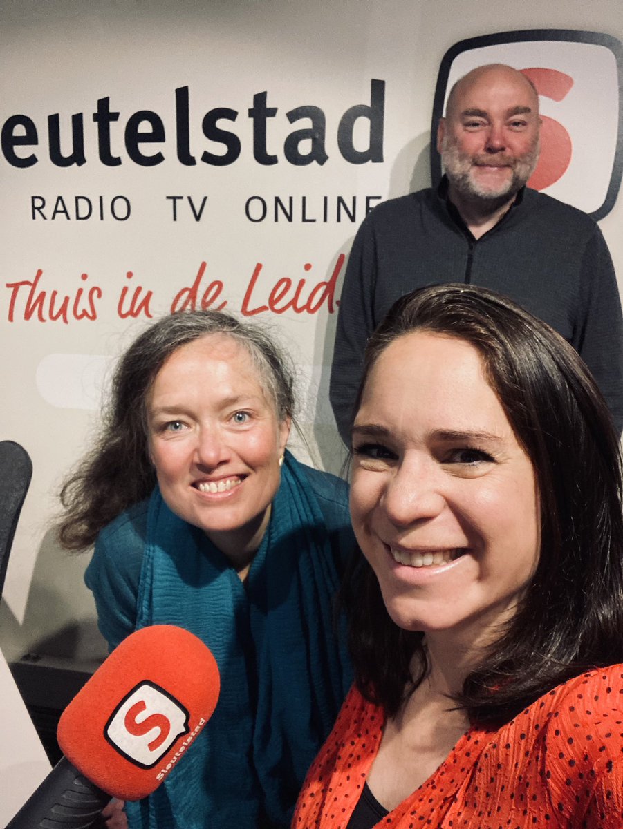 NL_Wetenschap's tweet photo. Klaar voor #radioweetlust! Yvette vd Linden en ik starten de dag met een interview over empathie in de laatste levensfase! Luister nu naar radio https://t.co/2MMAJNbP1x ! https://t.co/vkVySCQhRp