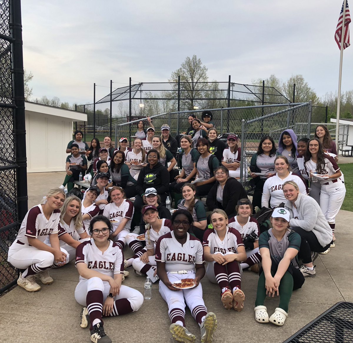 It’s not just what happens on the field that matters, but off the field, too! Great OCC memories made with Westland after tonight’s game. Awesome sportsmanship and camaraderie among all these amazing athletes! #lovethegame #playformore #pizzaforall  <a href="/WHS_Cougars/">Westland High School</a>