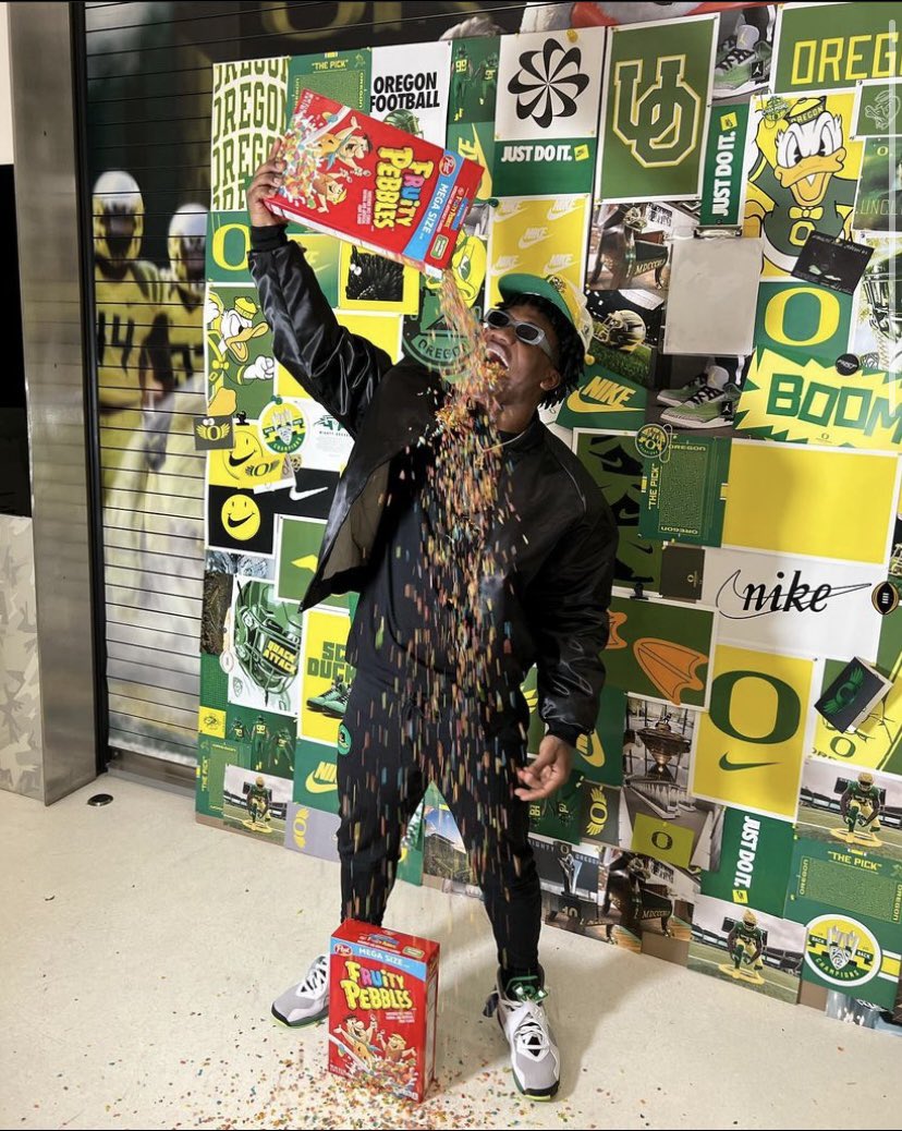 Ain’t nothing better than Fruity Pebbles! Got to have em! #ScoDucks💛💚