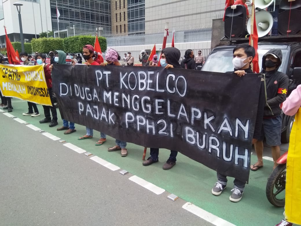 putrop4's tweet photo. Ternyata
#Kobelco_ingat_MALARI_1974 https://t.co/r9pUjLGzSa
