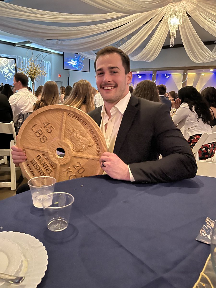 Fun night with the team at the Ole’ Espy award banquet!  I want to thank the team for their school and program spirit, truly class acts! I also wanted to thank SAAC and administration, great event for our student-athletes.