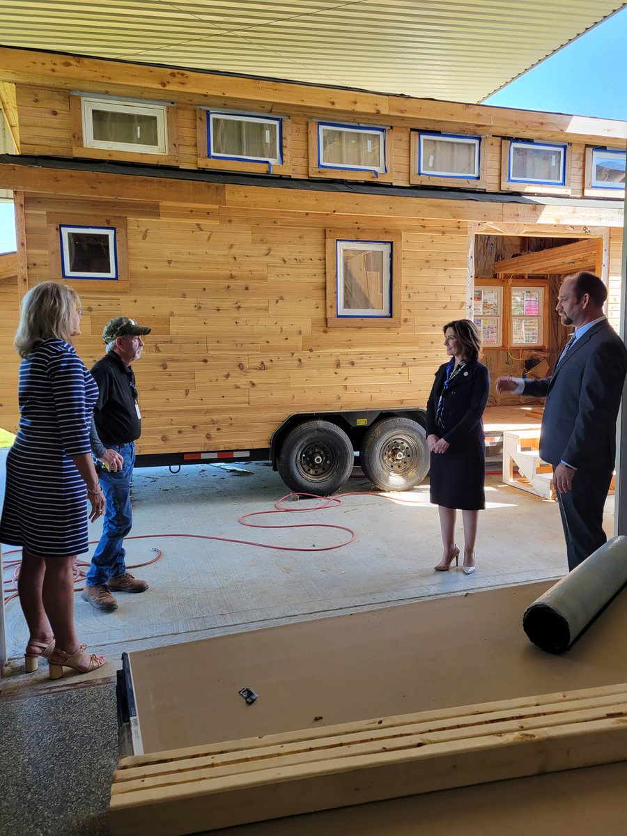 joy4ok's tweet photo. Opportunities at @kiamichitech are vast, offering professional licensure &amp; award-winning educators. Swipe thru for a tour of the metal-working shop, the automotive repair floor, a student-built tiny house, &amp; 3-D printing from the computing lab.
#oklaed #careertech #brightfutures https://t.co/Qk2DKAlI6o