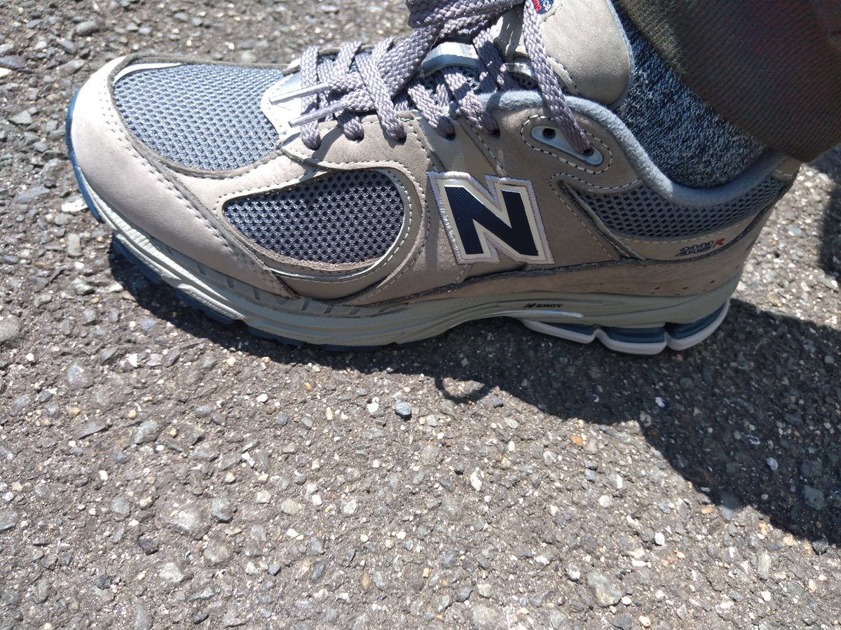 matsupearljam's tweet photo. 今日のマイNB👟
晴天の下こいつの履き心地が更にテンション上げてくれます🆙
#ニューバランス
#ML2002R https://t.co/H5uvVfcyhy