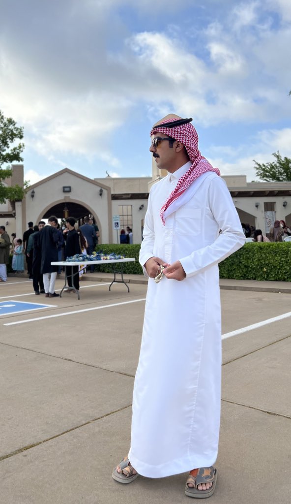 من تكساس 🇺🇸
نهنئكم بعيد الفطر المبارك اسأل الله أن يتقبل منا ومنكم صيامنا وقيامنا وصالح أعمالنا 
وكل عام وأنتم بخير 
#عيدكم_مبارك #كل_عام_وانتم_بخير